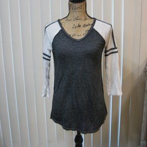 EUC SO gray white ¾ sleeve baseball tee t shirt top XS